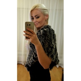 Jänesekarvaga kootud ponšo, musta valge kirju